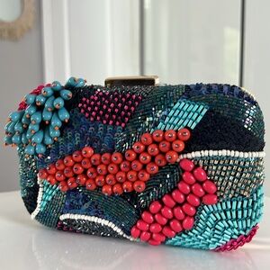 Multicolor Beaded Floral Clutch – Convertible Crossbody Option Gold Accent
